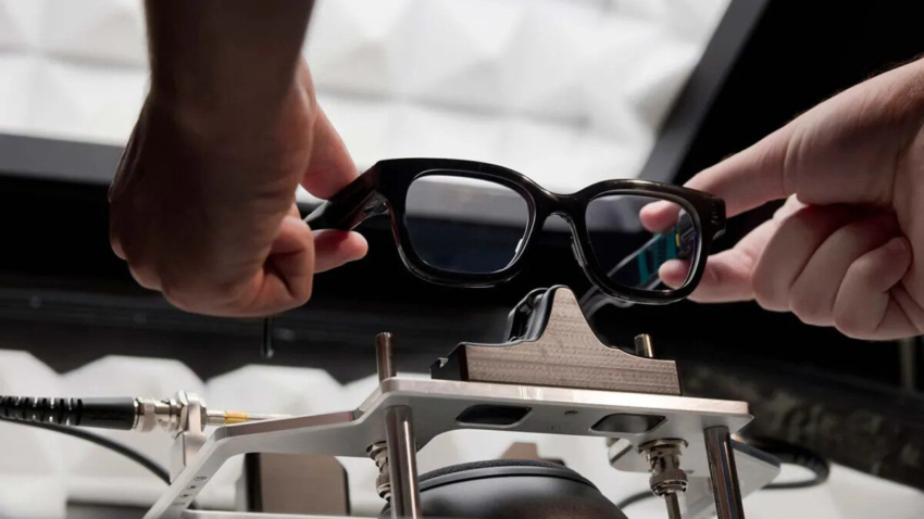 Magic Leap Shifts to AR Glasses with Google