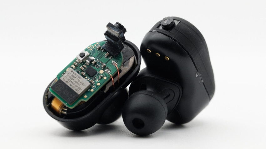 Wireless Earbuds Gain Visual Awareness